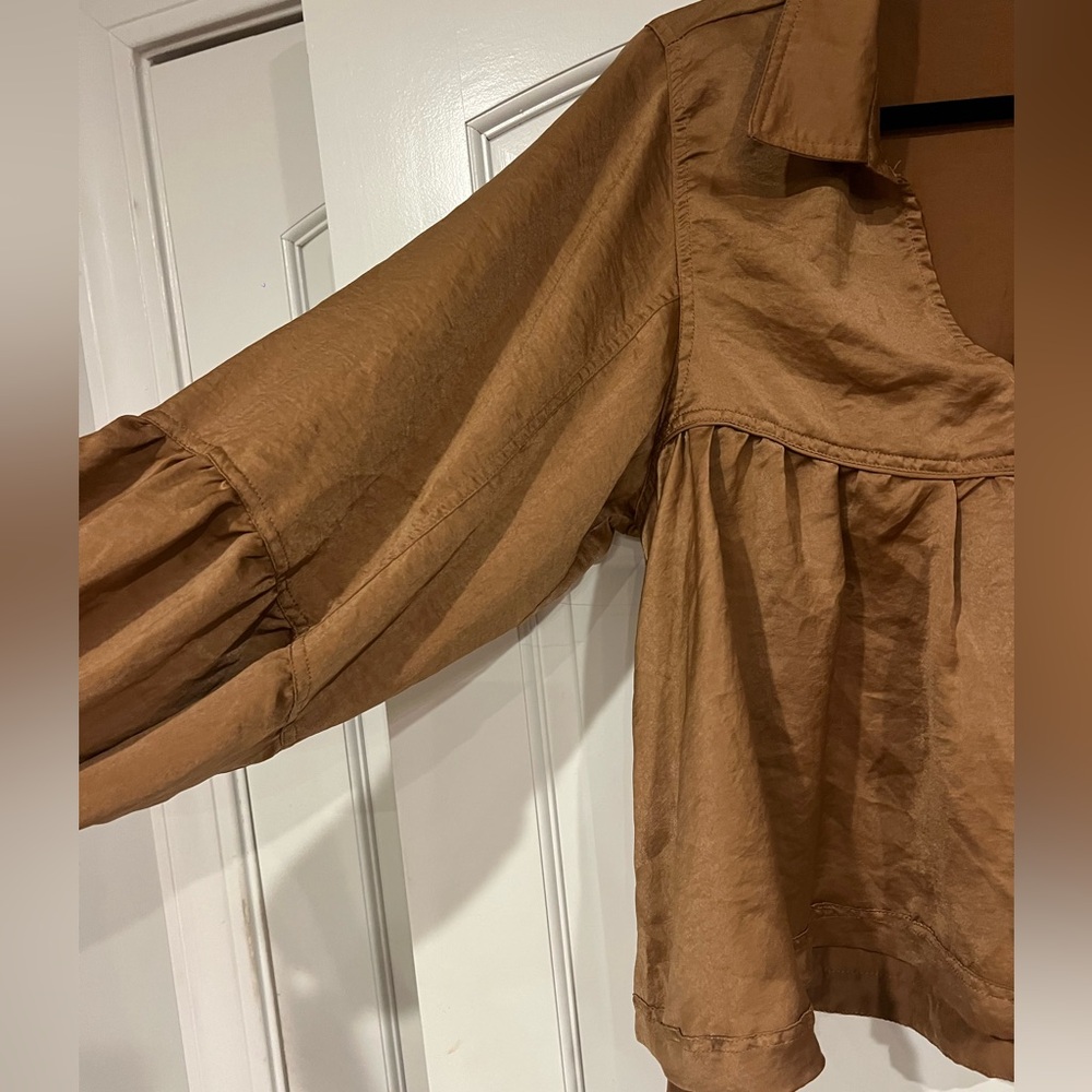 &MERCI long sleeve camel brown long sleeve blouse medium - Picture 2 of 5
